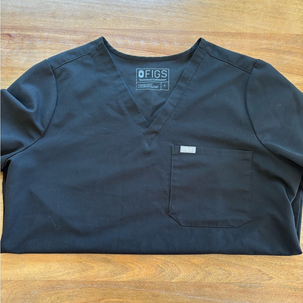 Figs Catarina One Pocket Top